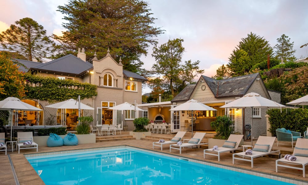 Pihopa Retreat is a peaceful luxury escape nestled in the heart of Nelson.