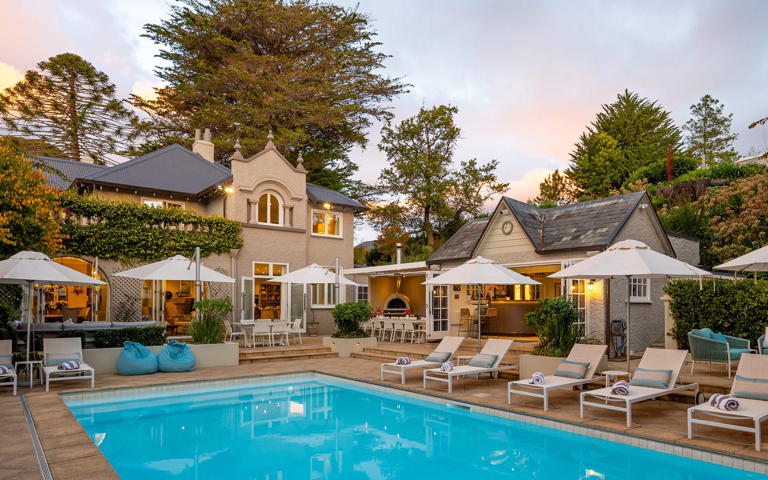 Pihopa Retreat is a peaceful luxury escape nestled in the heart of Nelson.