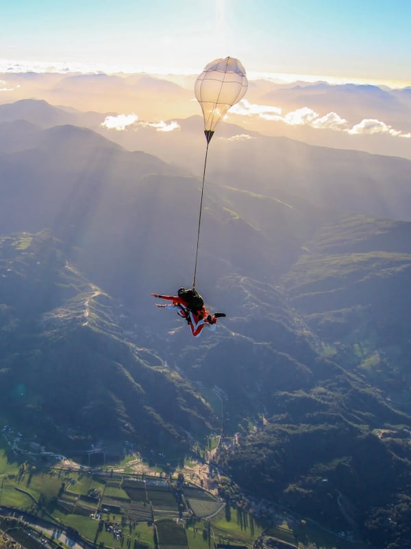 Skydive over Nelson Tasman for unbeatable views and a rush like no other.
