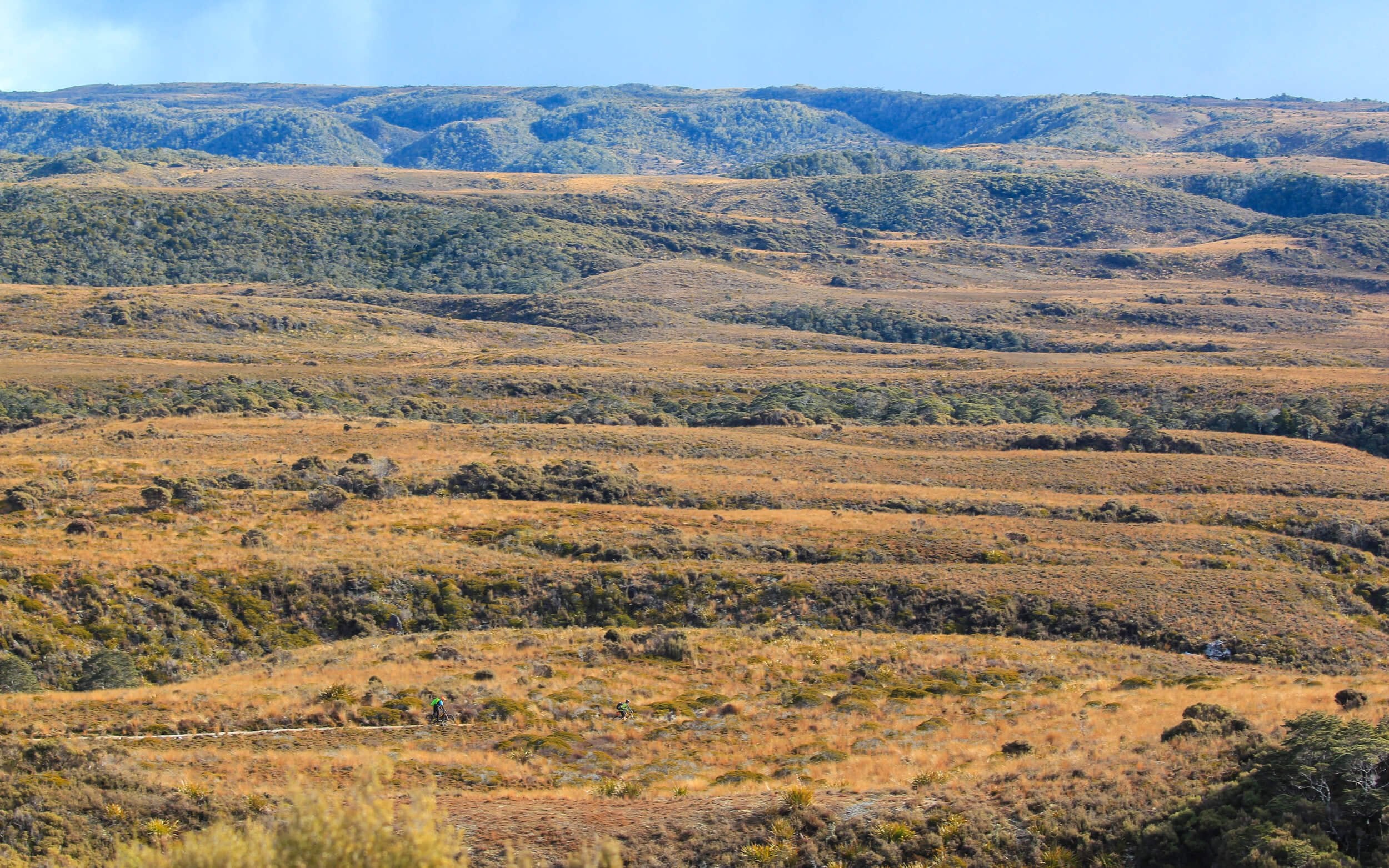 The Heaphy Track is only open to bikes from 1 May to the end of November, which makes this full loop a non-summer and potentially precarious weather scenario.