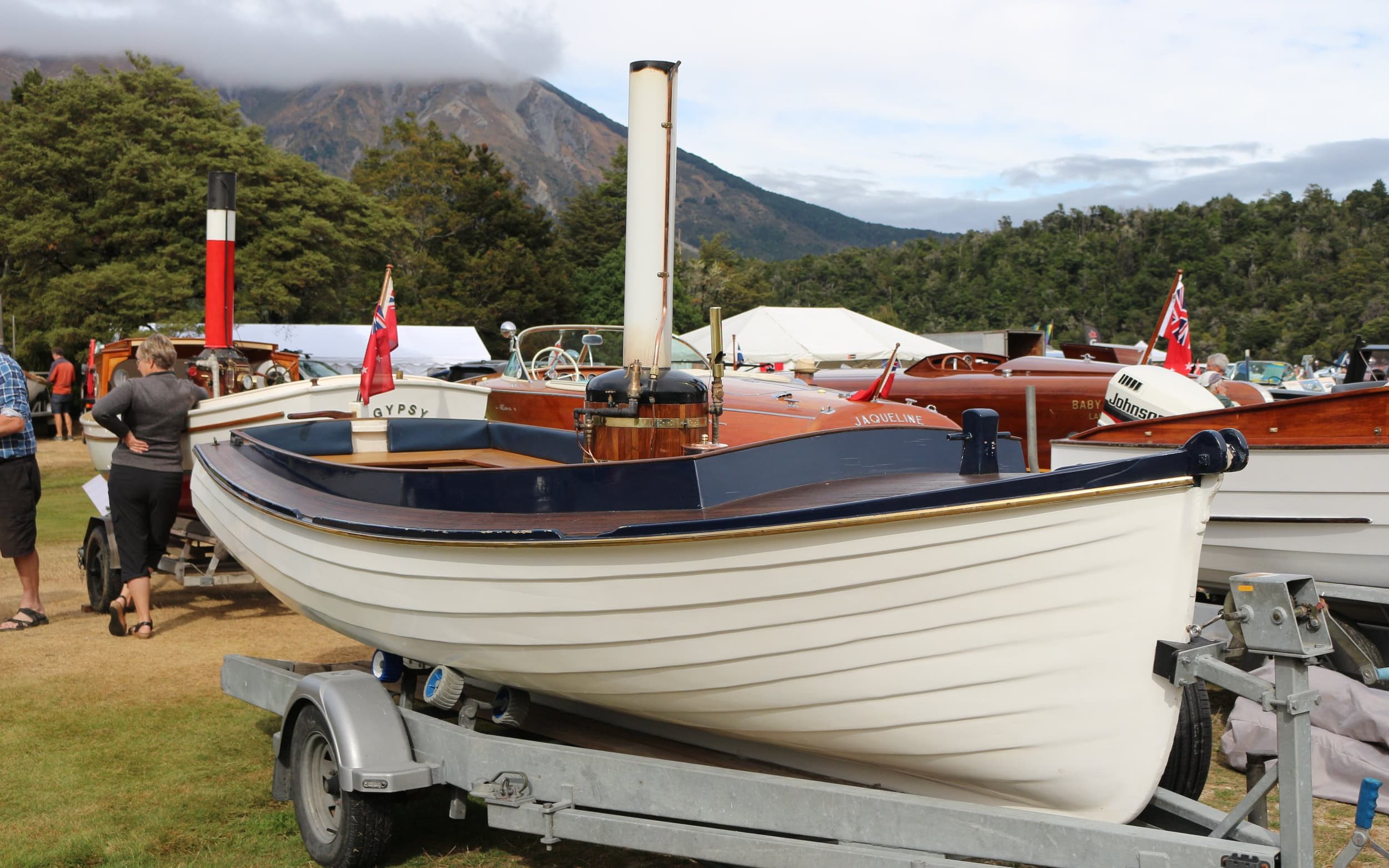 antique boat at antique boatshow