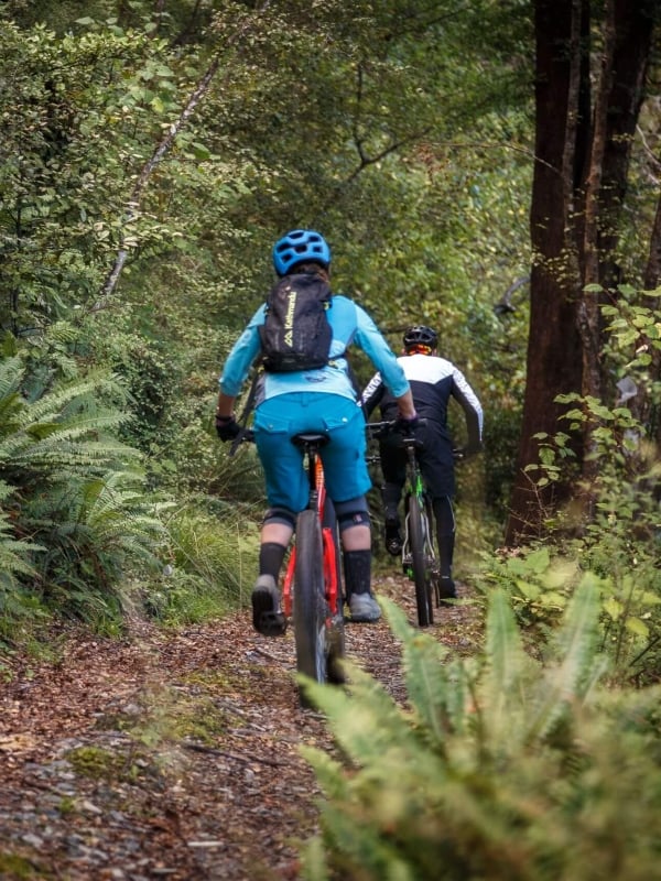 Starting in Nelson’s vibrant city centre, the Coppermine is a 4–6 hour ride which heads directly into spectacular hill country.