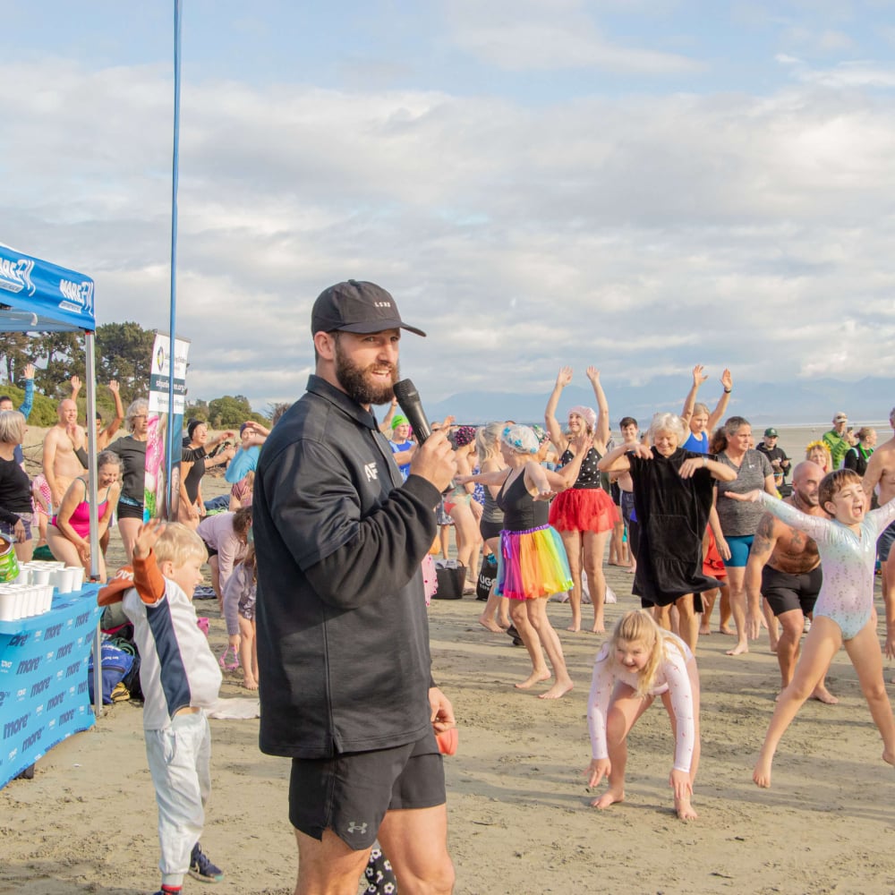 MoreFM midwinter swim with Spa World 2026