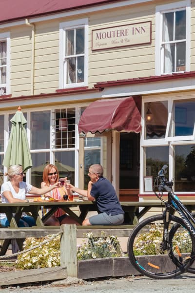 The Moutere Inn is the oldest pub in New Zealand.