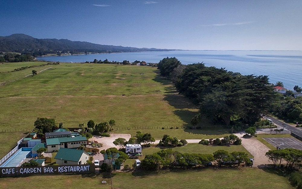 The Old School Café - Pākawau