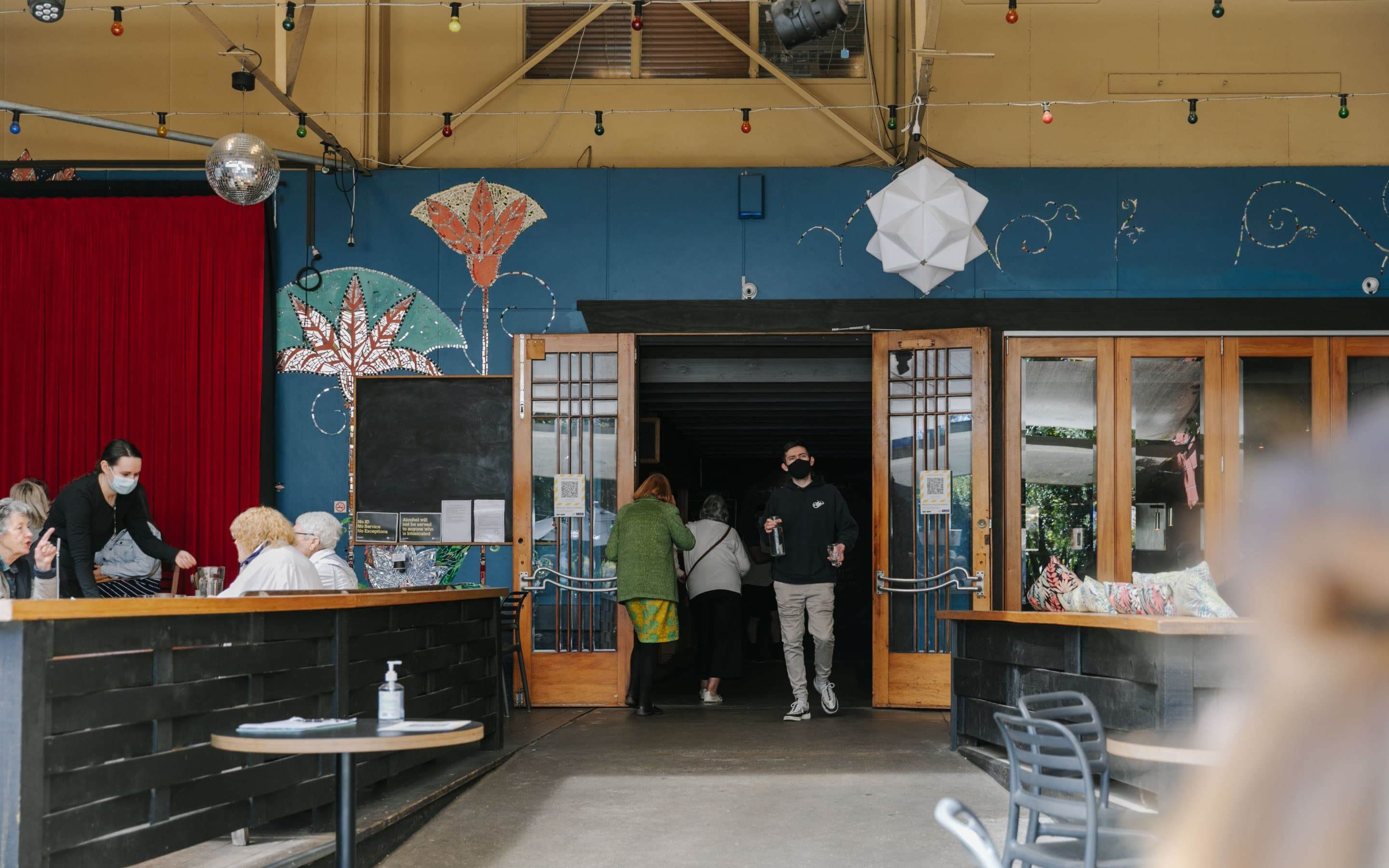 Deville 5 credit Neat Places v2