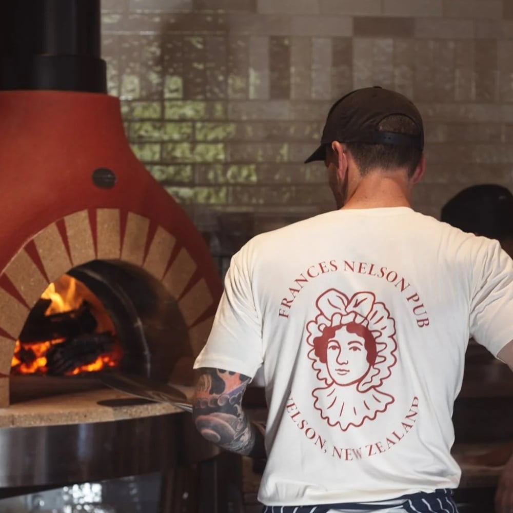 Fannys Pub in Nelson City pizza oven