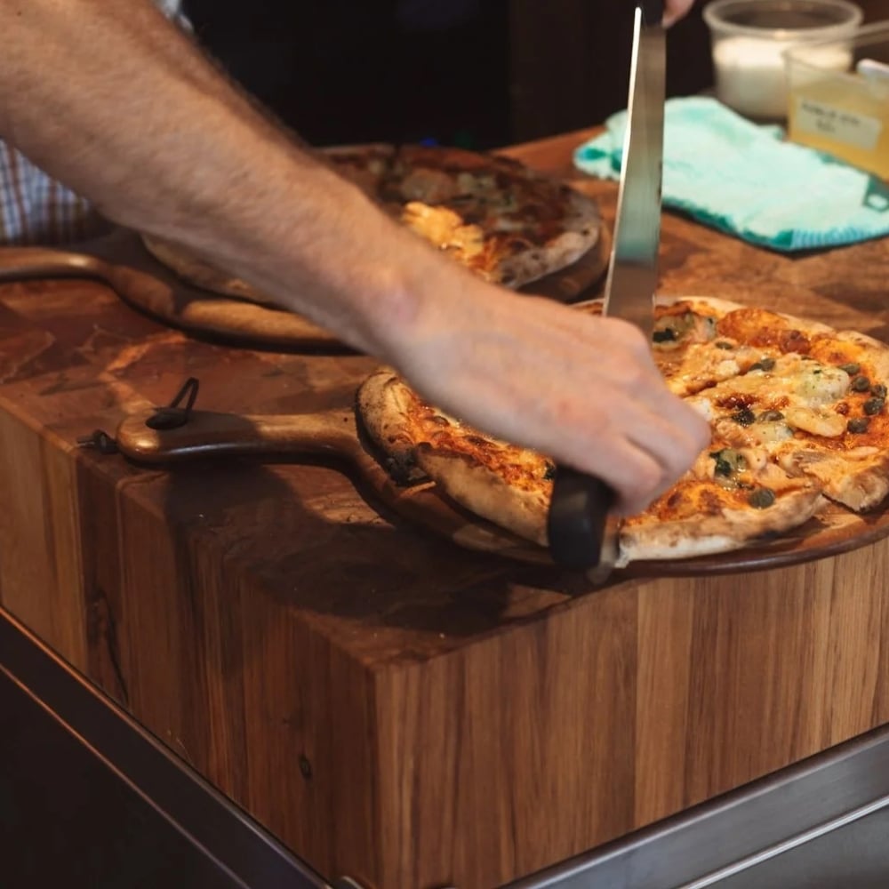 Fannys Pub in Nelson City pizza