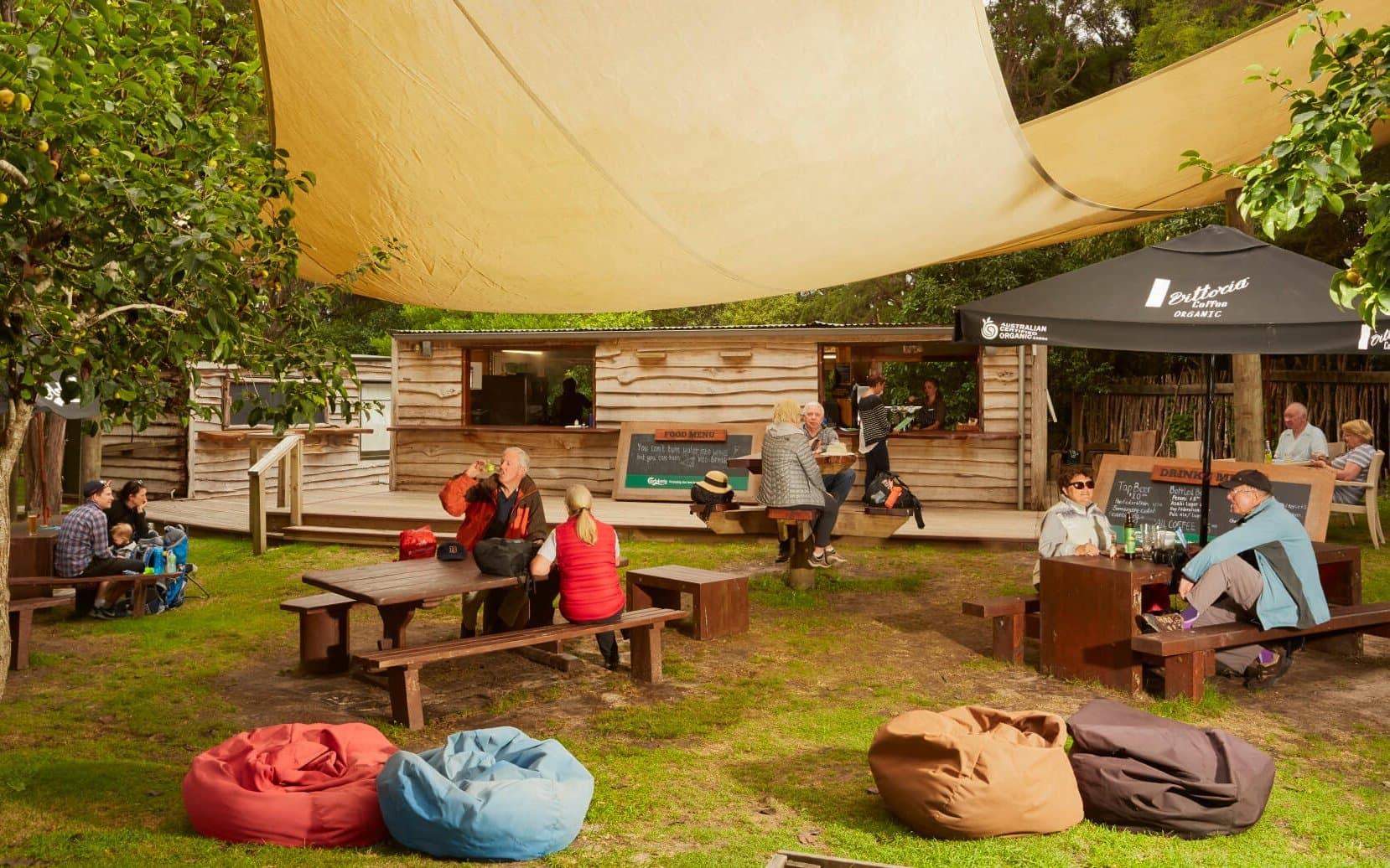 Awaroa Lodge Pizzeria