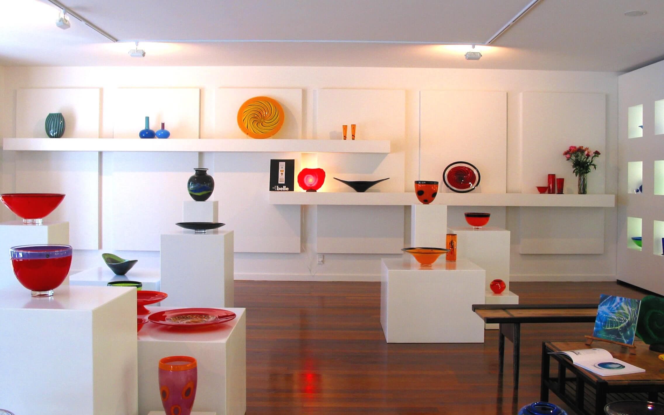 Discover vibrant, handblown glass art at Höglund Art Glass.