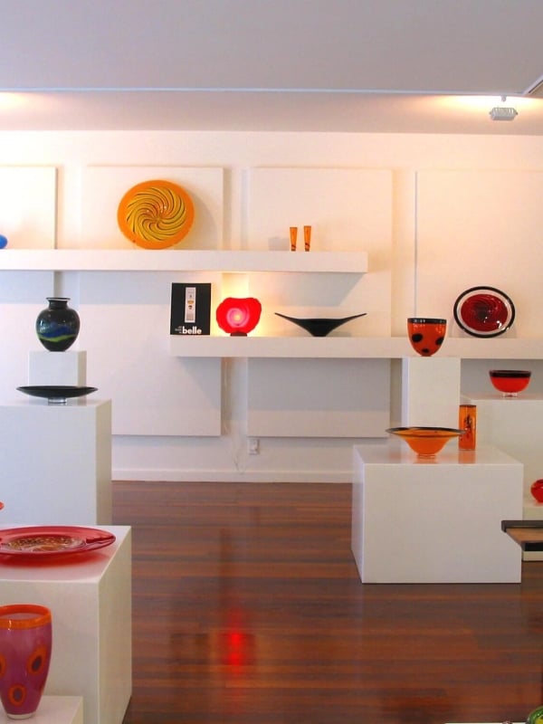 Discover vibrant, handblown glass art at Höglund Art Glass.