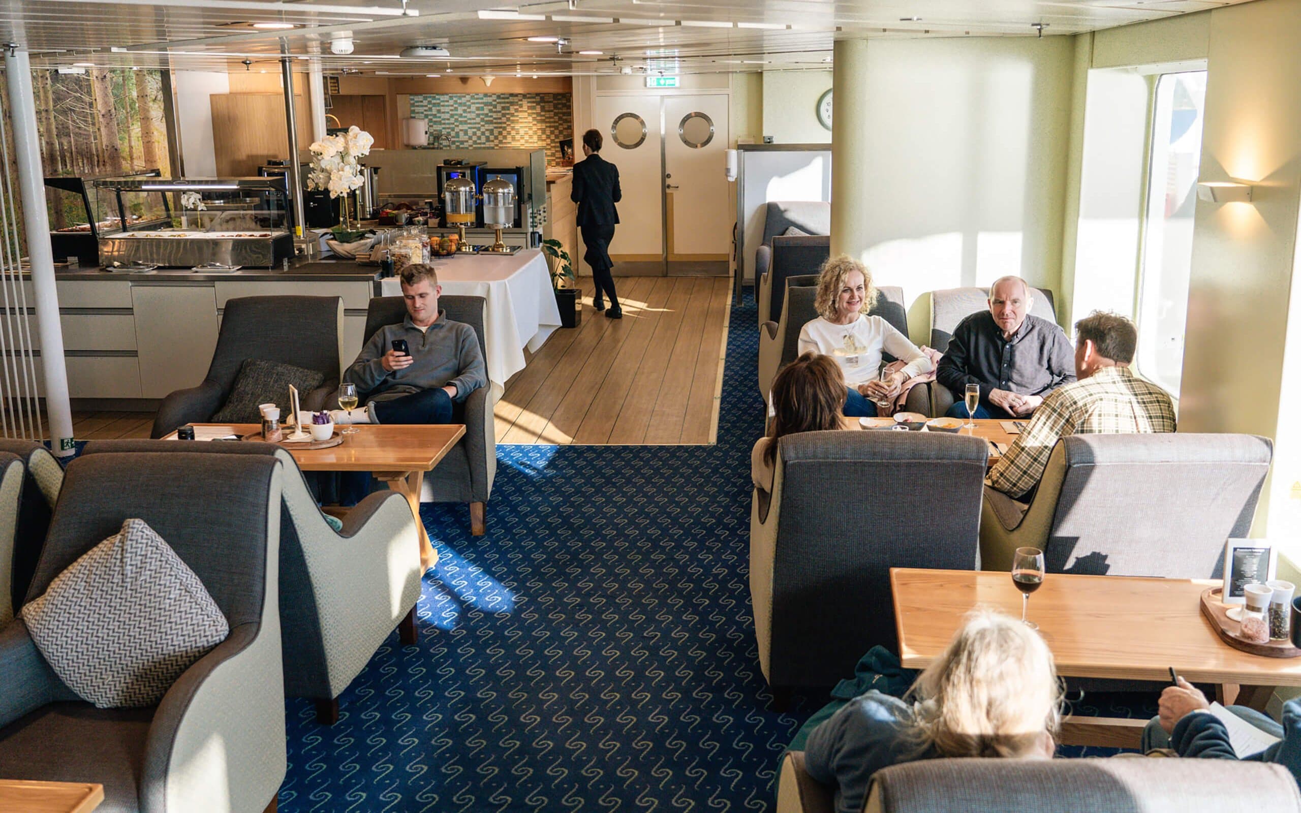 185107 premium lounge relaxing interislander
