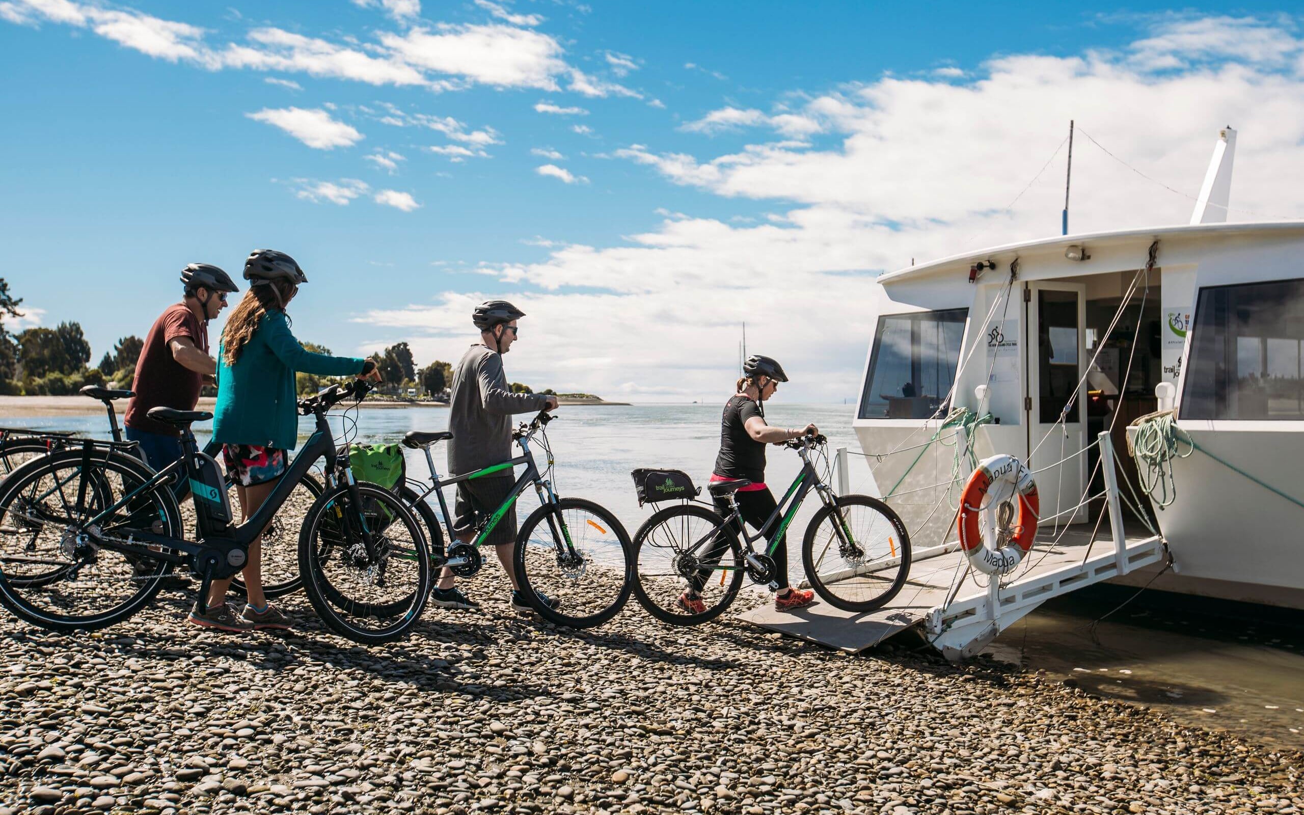 The Māpua Ferry operates from the end of September until the end of May.