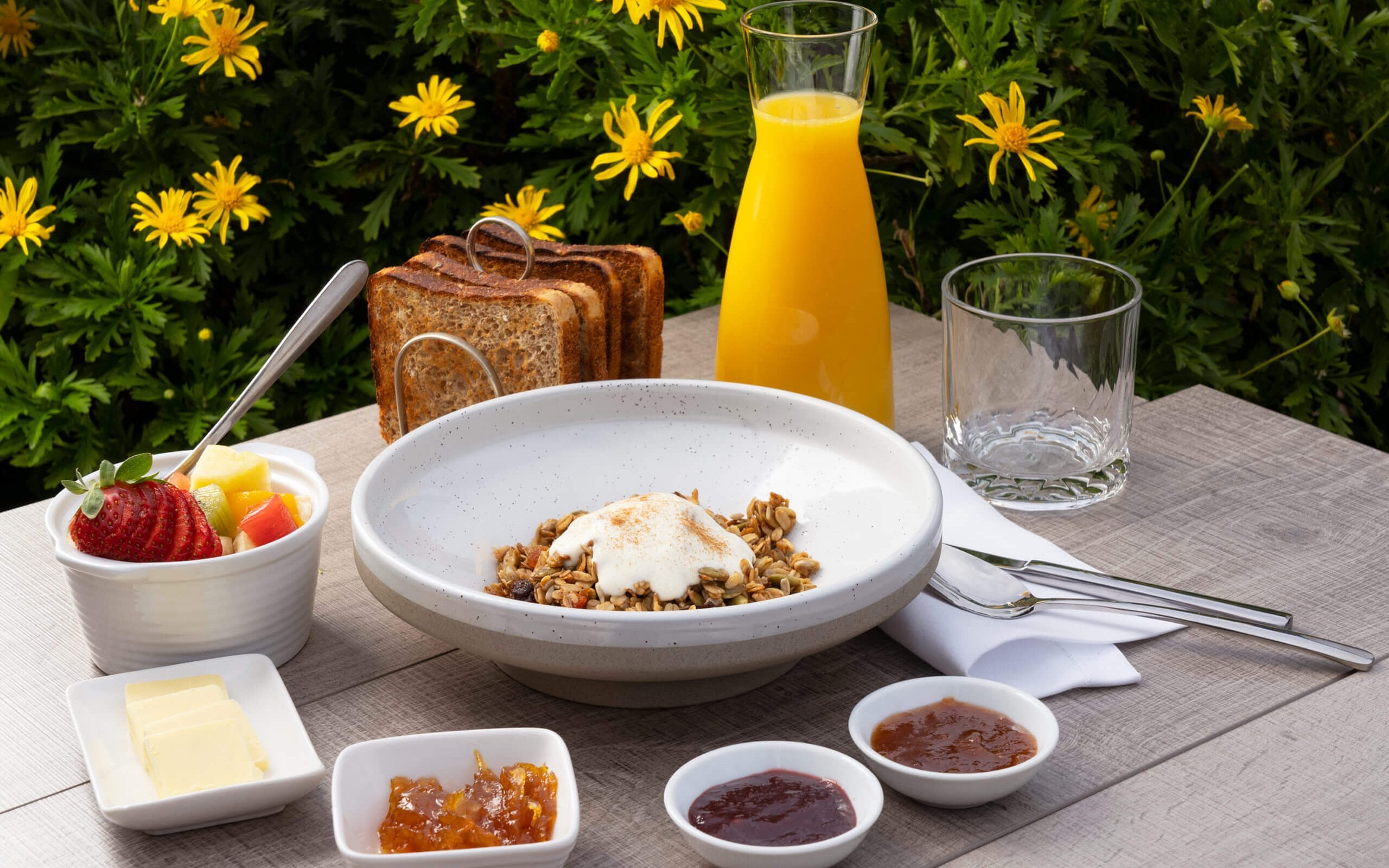 Ratanui Lodge breakfast 1