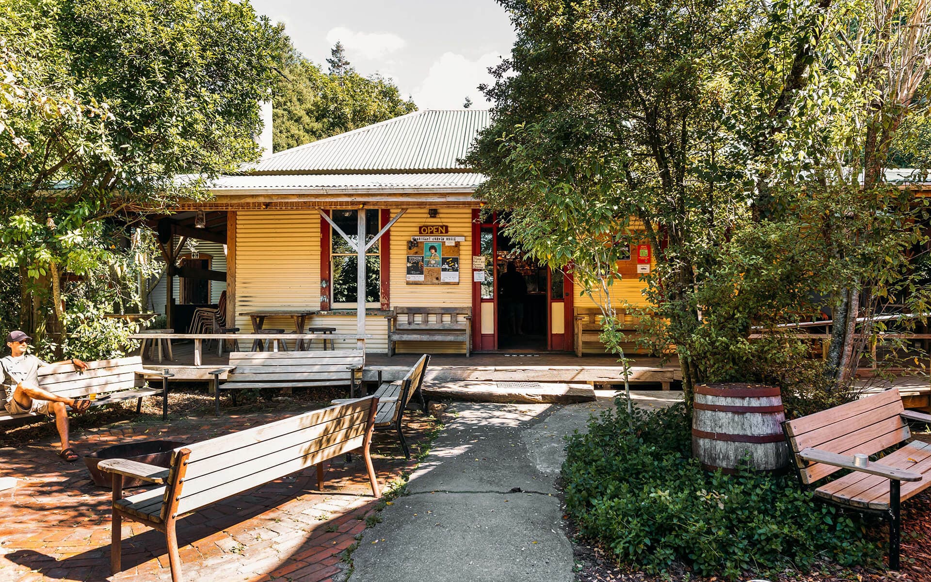 Mussel Inn exterior outdoor area credit Neat Places