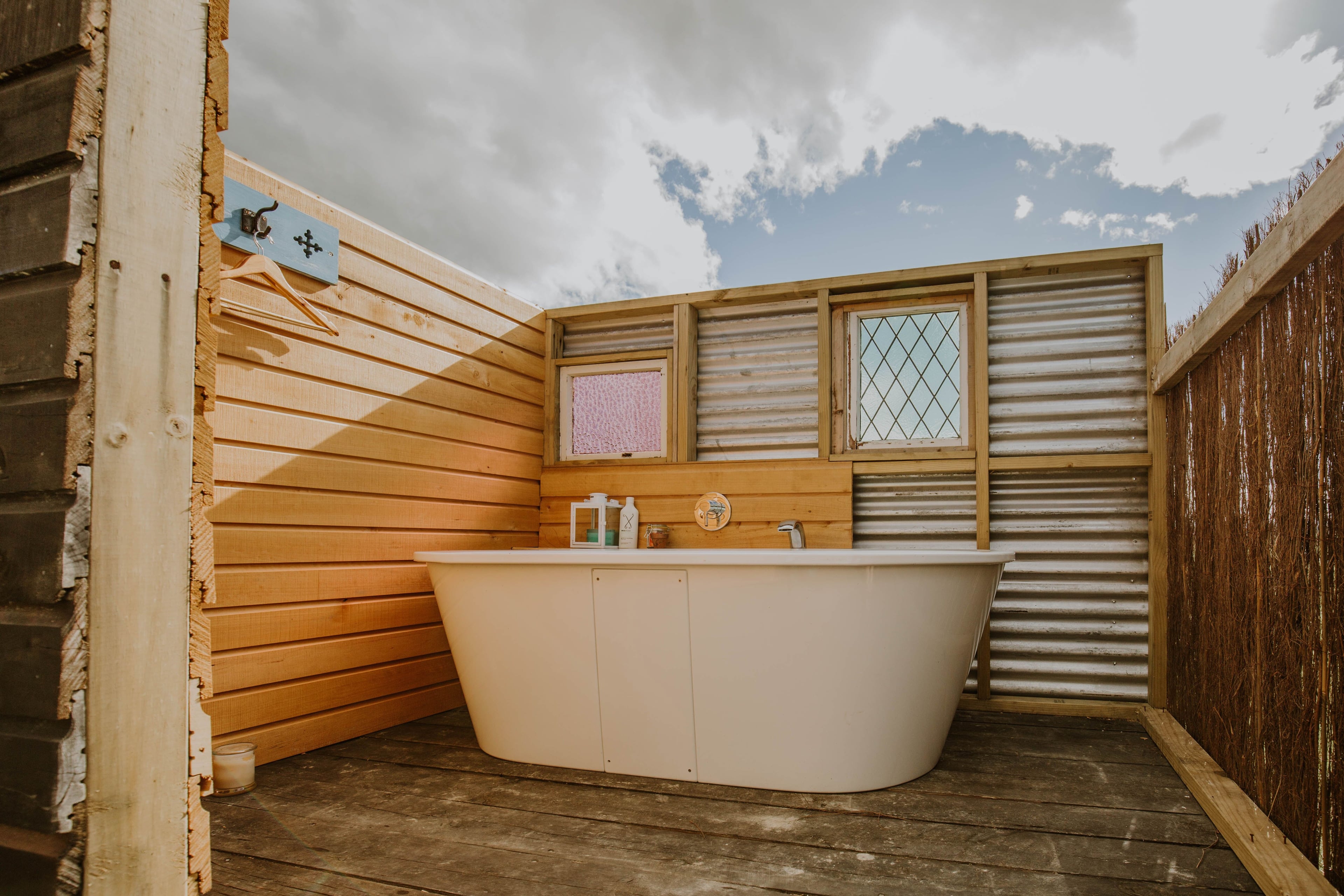 Rabbit Island Huts - Outdoor Bath Area