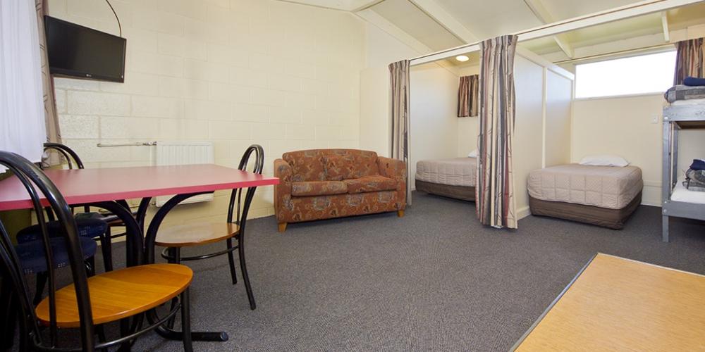 Kitchen Cabins Lounge for 6 Tāhuna Beach Kiwi Holiday Park & Motel
