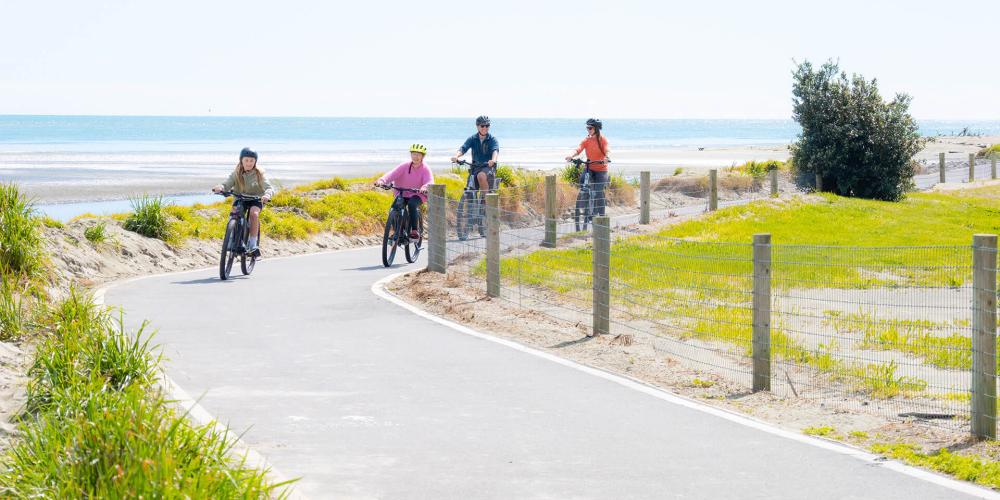 Tahunanui Great Taste Trail with Gentle Cycling beach Tāhunanui Beach