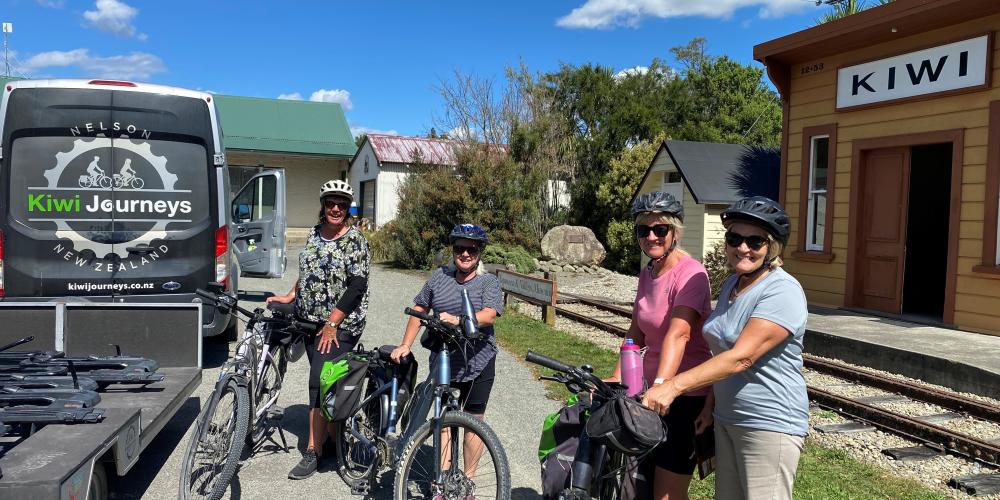 Tapawera Kiwi Journeys             Cycle Trail Transport