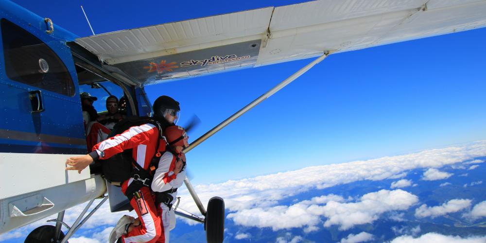 skydive at nz029 smaller  Skydive Abel Tasman